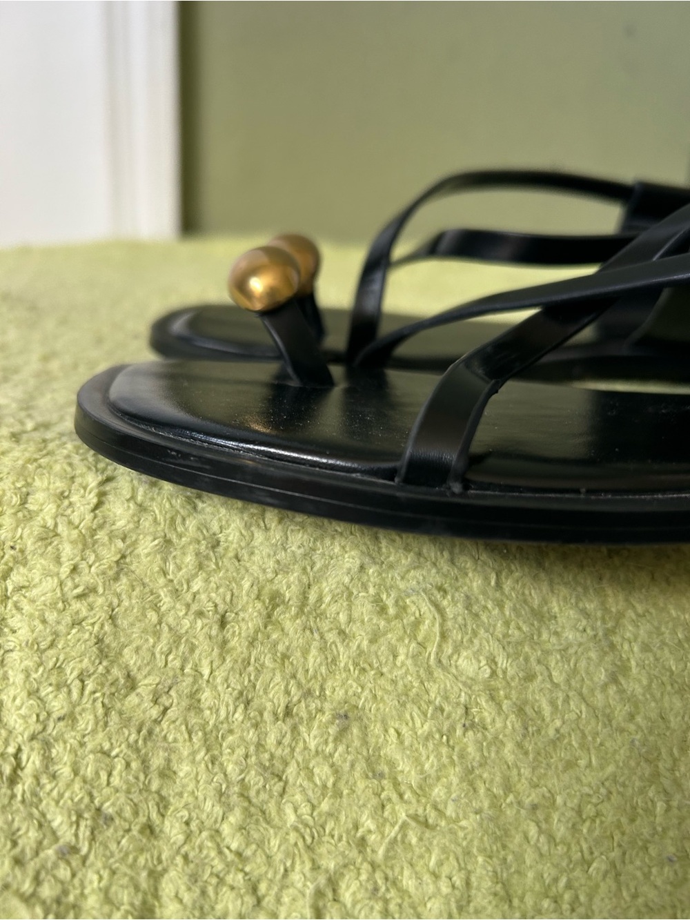 Zara Black Strappy Toe-Ring Sandals with Gold Accent - Picture 7 of 11